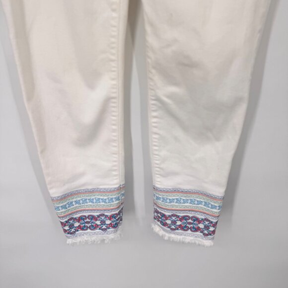 Chico's 0.5   White Pull-On  Ankle Pants Embroidered Hem Frayed Edge Womens Size - Picture 7 of 13